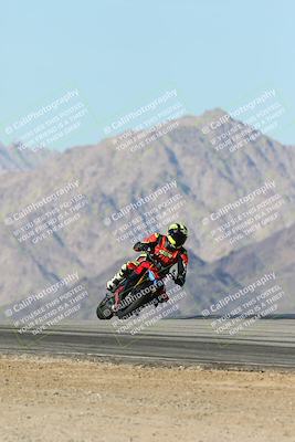 media/Dec-01-2025-Moto Forza (Mon) [[2daa91e15f]]/2-Intermediate Group/Session 4 Turn 9/